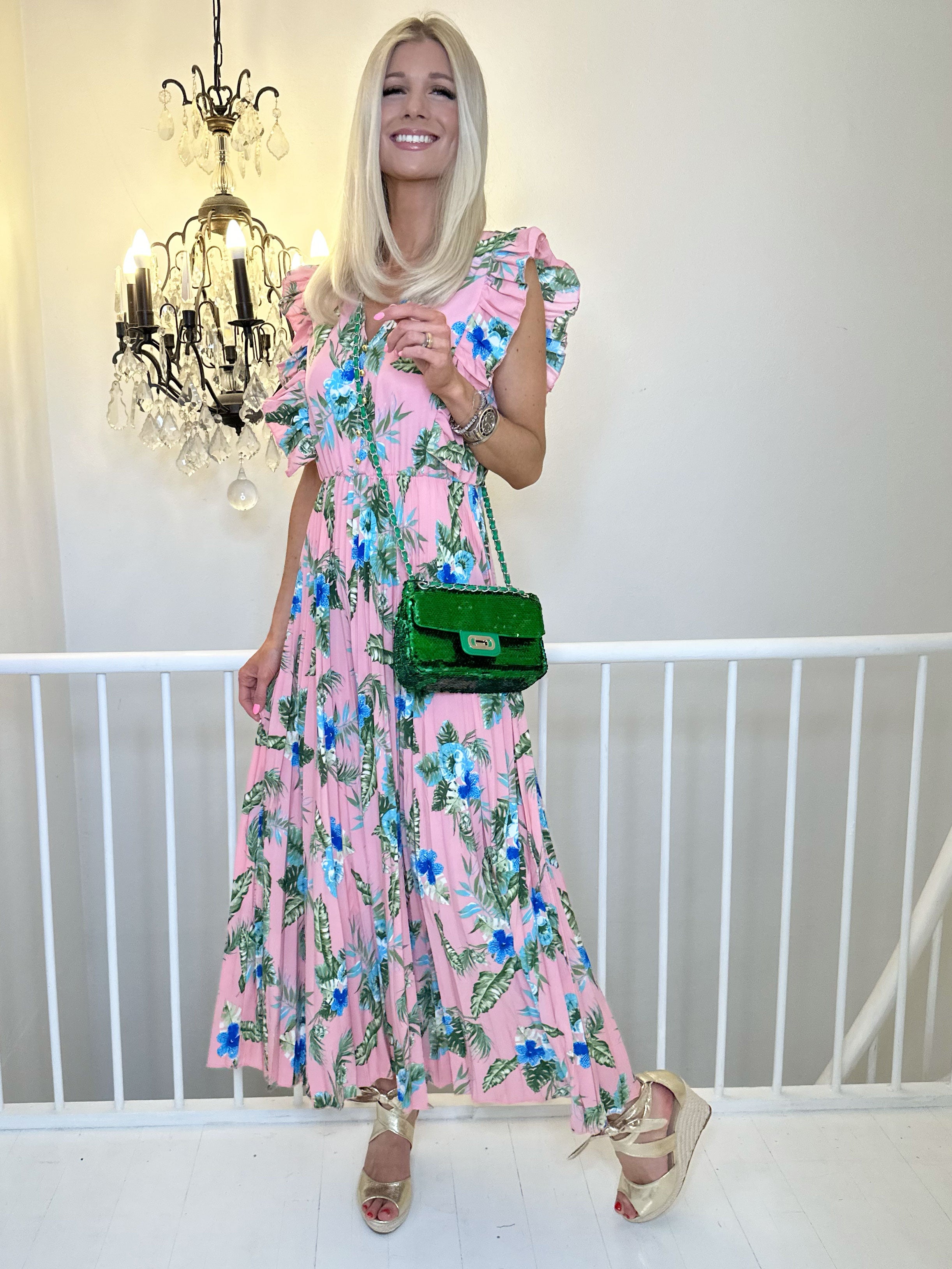 Lullu Tropical - Lang kjole med flæser og plisseret skørt